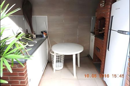 Casa à venda com 110m², 3 quartos e 2 vagas