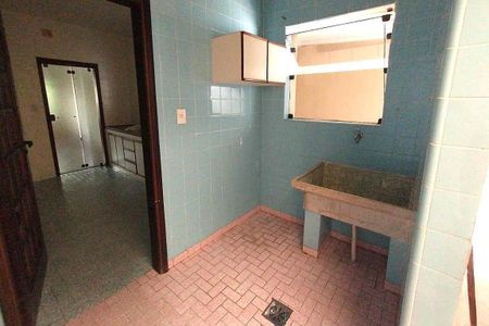 Casa à venda com 70m², 3 quartos e 5 vagas