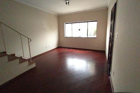 Casa à venda com 70m², 3 quartos e 5 vagas