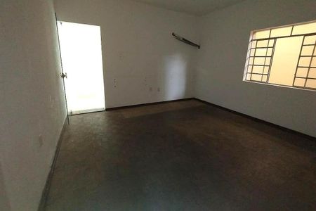 Casa à venda com 70m², 3 quartos e 5 vagas