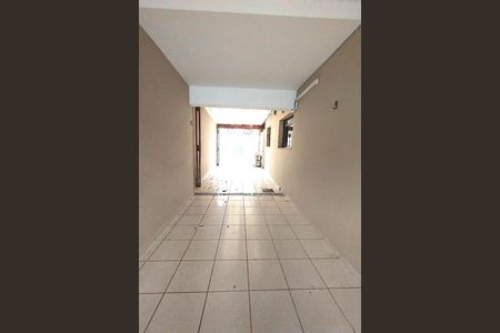 Casa à venda com 70m², 3 quartos e 5 vagas