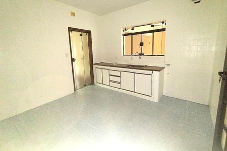 Casa à venda com 70m², 3 quartos e 5 vagas