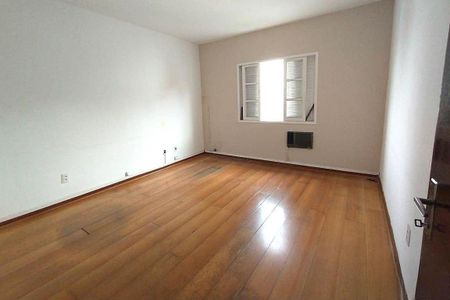 Casa à venda com 70m², 3 quartos e 5 vagas