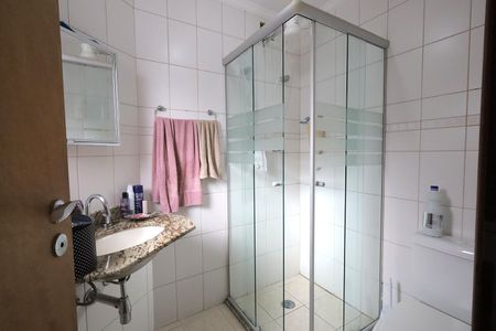 Apartamento à venda com 74m², 2 quartos e 1 vaga Apartamento à venda com 74m², 2 quartos e 1 vagaBanheiro da Suíte