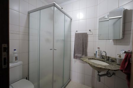 Apartamento à venda com 74m², 2 quartos e 1 vaga Apartamento à venda com 74m², 2 quartos e 1 vagaBanheiro Social