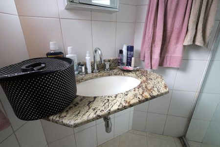 Apartamento à venda com 74m², 2 quartos e 1 vaga Apartamento à venda com 74m², 2 quartos e 1 vagaBanheiro da Suíte