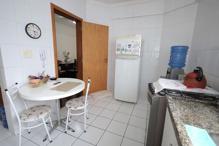 Apartamento à venda com 74m², 2 quartos e 1 vaga Apartamento à venda com 74m², 2 quartos e 1 vagaCozinha