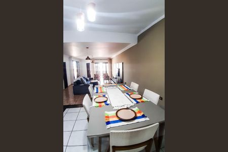 Casa à venda com 386m², 3 quartos e 3 vagas