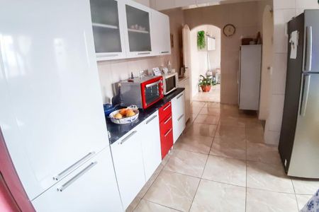 Casa à venda com 386m², 3 quartos e 3 vagas