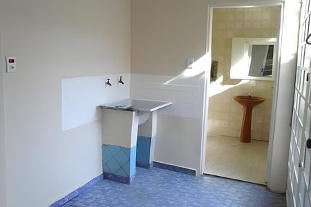 Casa à venda com 240m², 2 quartos e 1 vaga