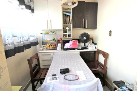 Casa à venda com 168m², 4 quartos e 2 vagas