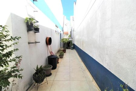 Casa à venda com 168m², 4 quartos e 2 vagas