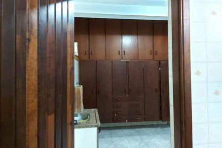 Casa à venda com 179m², 2 quartos e 4 vagas