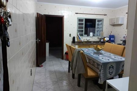 Casa à venda com 179m², 2 quartos e 4 vagas