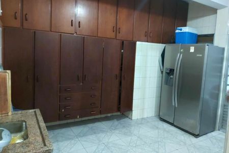 Casa à venda com 179m², 2 quartos e 4 vagas