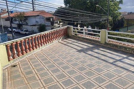 Casa à venda com 124m², 3 quartos e 4 vagas