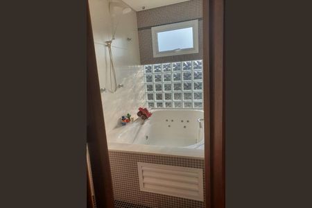 Casa à venda com 251m², 3 quartos e 8 vagas