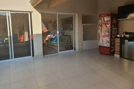 Casa à venda com 251m², 3 quartos e 8 vagas