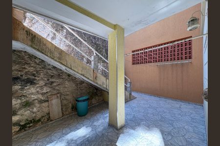 Casa à venda com 115m², 2 quartos e 2 vagas Casa à venda com 115m², 2 quartos e 2 vagasQuintal/edicula