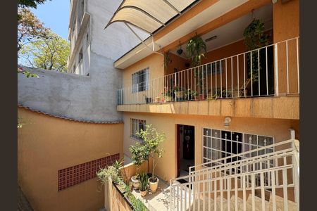 Casa à venda com 115m², 2 quartos e 2 vagas Casa à venda com 115m², 2 quartos e 2 vagasQuintal/edicula