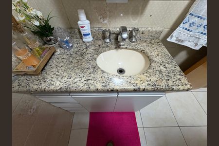 Casa à venda com 115m², 2 quartos e 2 vagas Casa à venda com 115m², 2 quartos e 2 vagasBanheiro