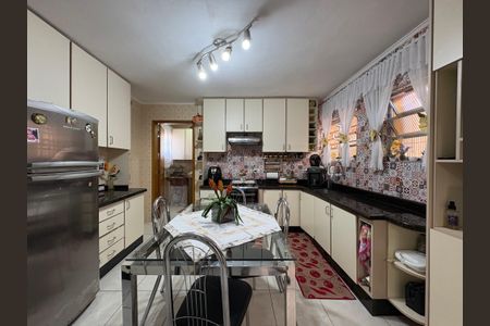 Casa à venda com 115m², 2 quartos e 2 vagas Casa à venda com 115m², 2 quartos e 2 vagasCozinha