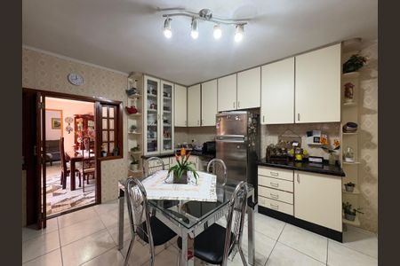 Casa à venda com 115m², 2 quartos e 2 vagas Casa à venda com 115m², 2 quartos e 2 vagasCozinha