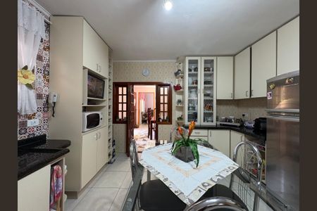 Casa à venda com 115m², 2 quartos e 2 vagas Casa à venda com 115m², 2 quartos e 2 vagasCozinha