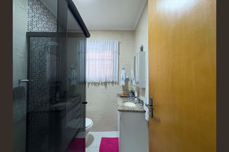 Casa à venda com 115m², 2 quartos e 2 vagas Casa à venda com 115m², 2 quartos e 2 vagasBanheiro