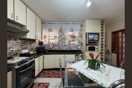 Casa à venda com 115m², 2 quartos e 2 vagas Casa à venda com 115m², 2 quartos e 2 vagasCozinha