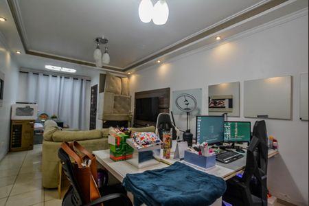 Casa à venda com 150m², 3 quartos e 2 vagas Casa à venda com 150m², 3 quartos e 2 vagasSala