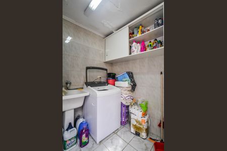 Casa à venda com 150m², 3 quartos e 2 vagas Casa à venda com 150m², 3 quartos e 2 vagasÁrea de Serviço