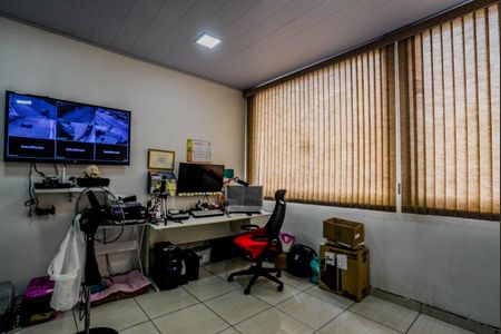 Casa à venda com 150m², 3 quartos e 2 vagas Casa à venda com 150m², 3 quartos e 2 vagasEscritório