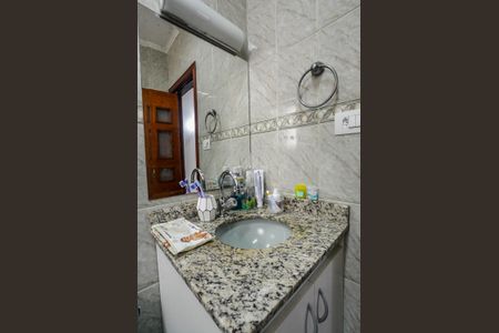 Casa à venda com 150m², 3 quartos e 2 vagas Casa à venda com 150m², 3 quartos e 2 vagasBanheiro Corredor