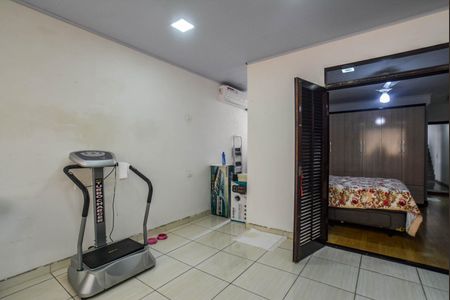 Casa à venda com 150m², 3 quartos e 2 vagas Casa à venda com 150m², 3 quartos e 2 vagasEscritório