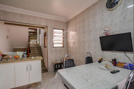 Casa à venda com 150m², 3 quartos e 2 vagas Casa à venda com 150m², 3 quartos e 2 vagasCozinha