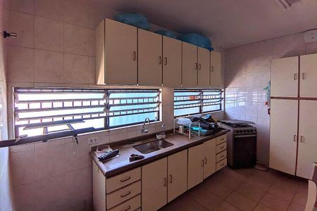Casa à venda com 200m², 3 quartos e 3 vagas
