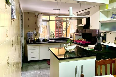 Casa à venda com 175m², 5 quartos e 3 vagas