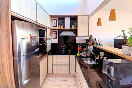 Casa à venda com 184m², 2 quartos e 2 vagas
