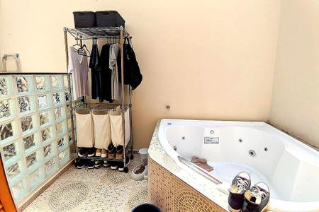 Casa à venda com 184m², 2 quartos e 2 vagas
