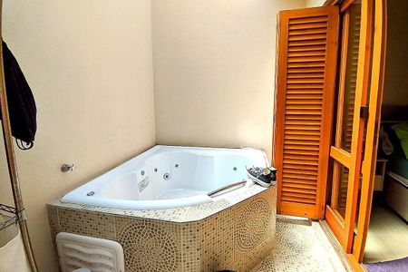 Casa à venda com 184m², 2 quartos e 2 vagas