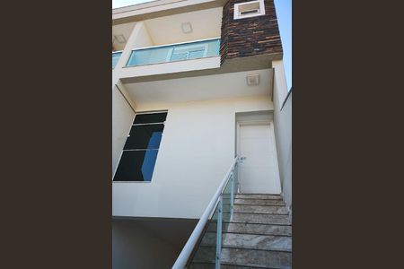 Casa à venda com 106m², 3 quartos e 5 vagas