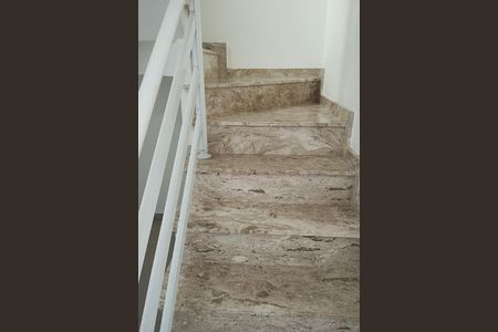Casa à venda com 106m², 3 quartos e 5 vagas
