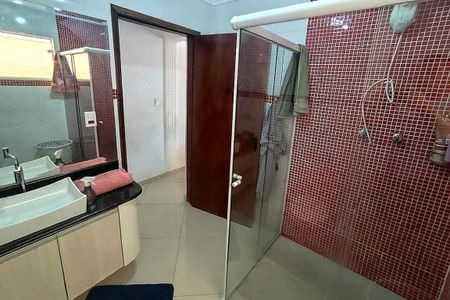 Casa à venda com 125m², 2 quartos e 2 vagas