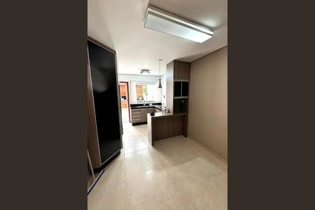 Casa à venda com 63m², 2 quartos e 2 vagas