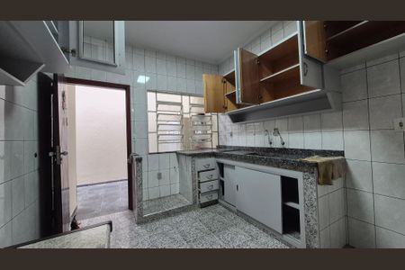Casa à venda com 125m², 1 quarto e 2 vagas Casa à venda com 125m², 1 quarto e 2 vagasCozinha