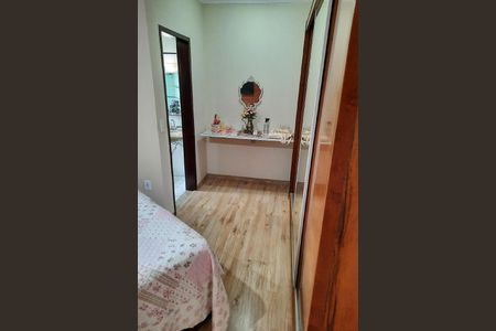 Casa à venda com 200m², 3 quartos e 3 vagas