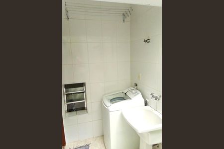 Casa à venda com 61m², 2 quartos e 1 vaga