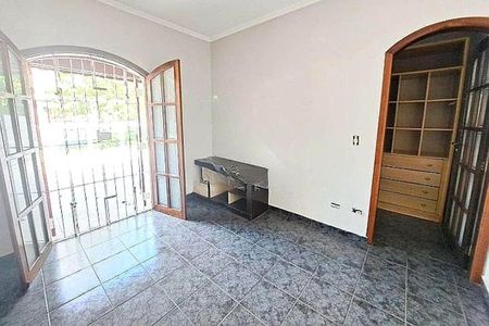 Casa à venda com 150m², 3 quartos e 2 vagas