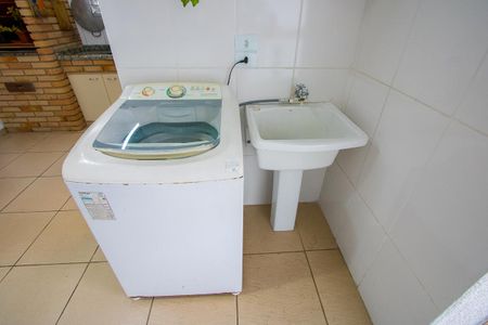 Apartamento à venda com 48m², 3 quartos e 2 vagasÁrea de serviço